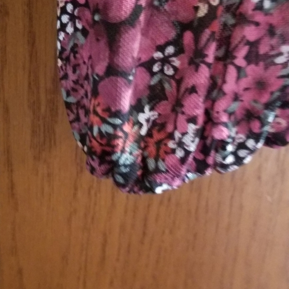 NEW Long sleeve blouse. - Picture 3 of 4